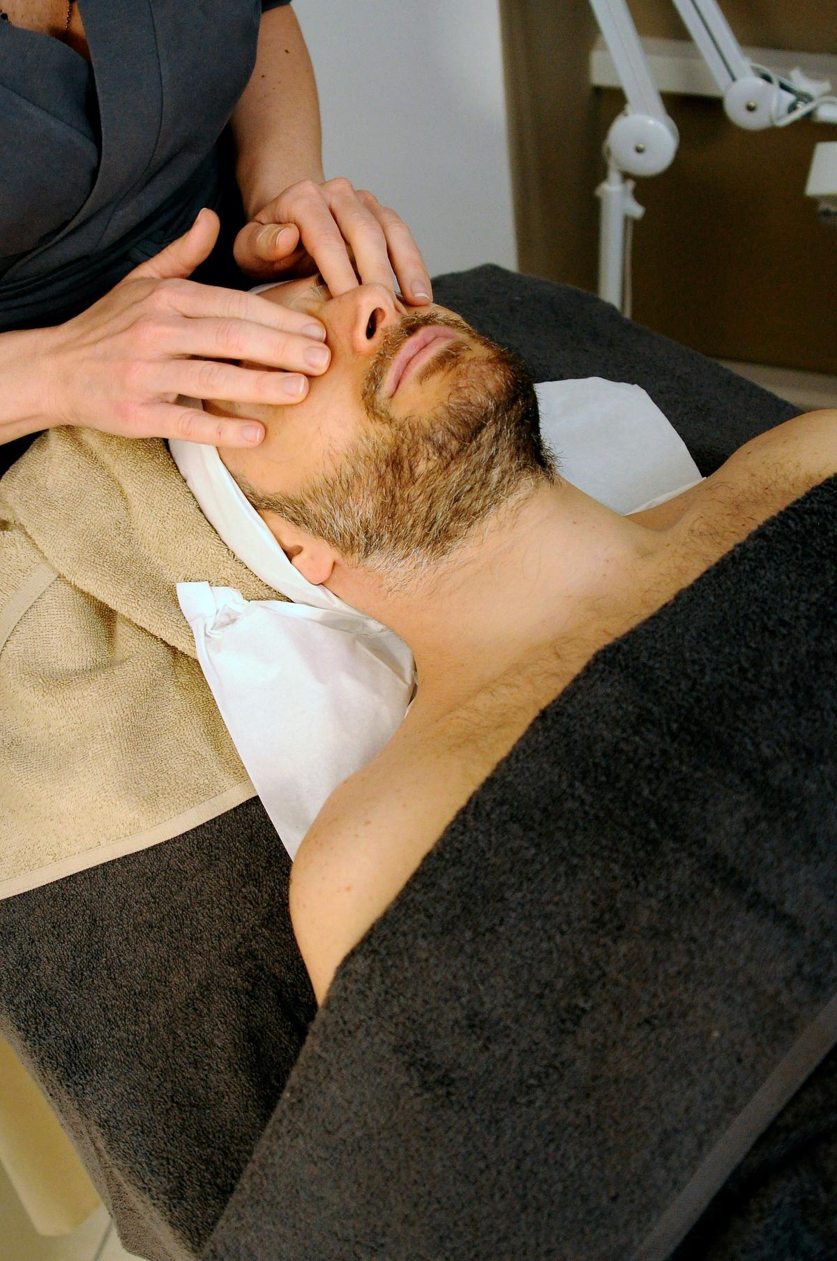 Image describing the benefits and relaxation of chiropractic care